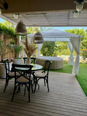 Habostan ceasarea, הבוסתן בקיסריה